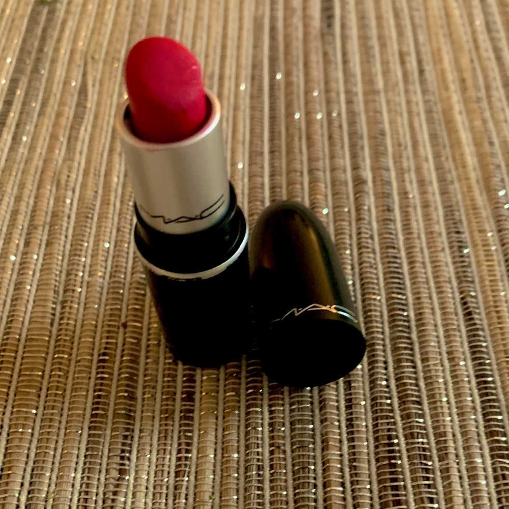 🌻 NTN MAC Cosmetics “All Fired Up” Matte Lipstick Mini